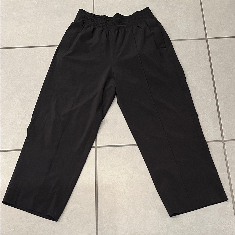 lululemon athletica Black Cropped Pants